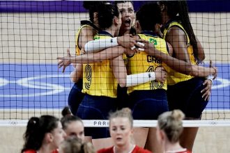 brasil-bate-polonia-para-garantir-melhor-campanha-do-volei-na-1a-fase