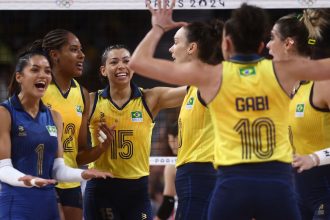 brasil-vence-republica-dominicana-e-vai-a-semifinal-no-volei-feminino