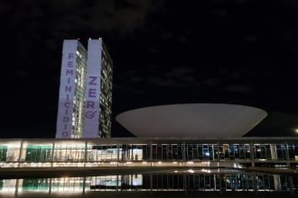predio-do-congresso-recebe-projecao-pelo-fim-da-violencia-contra-a-mulher
