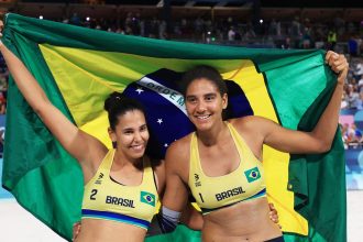 duda-e-ana-patricia-garantem-medalha-para-o-brasil-no-volei-de-praia