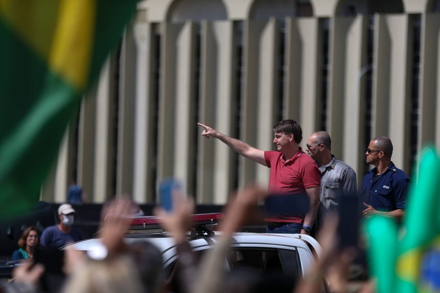 por-que-a-democracia-brasileira-sobreviveu?