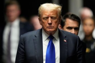 trump-pede-para-adiar-data-da-sentenca-da-acao-em-que-foi-condenado-por-suborno-a-atriz-porno-para-apos-eleicao