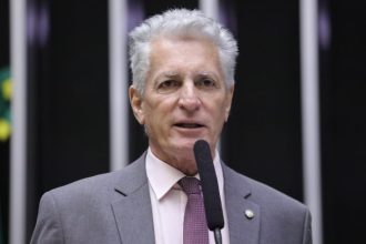 comissao-aprova-projeto-que-considera-improbidade-descumprir-normas-sobre-piso-salarial