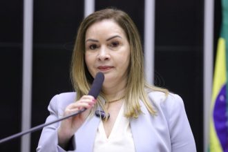 comissao-debate-reestruturacao,-valorizacao-e-fortalecimento-das-carreiras-do-fnde-e-inep
