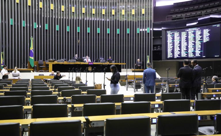 plenario-se-reune-para-analisar-requerimentos-de-urgencia;-acompanhe