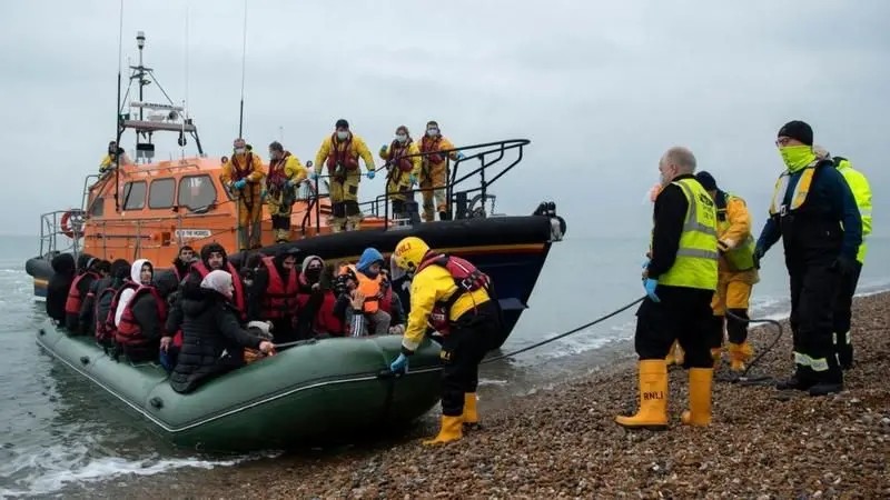 naufragio-de-barco-de-imigrantes-no-canal-da-mancha-deixa-ao-menos-10-mortos,-diz-jornal-frances