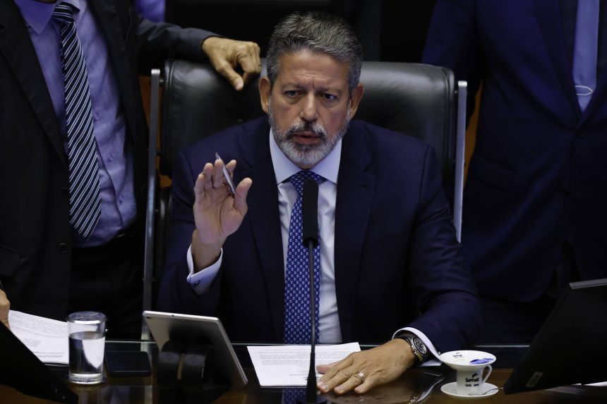 lira-convoca-lideres-a-brasilia-e-indica-anunciar-candidato-a-sucessao-ate-quarta