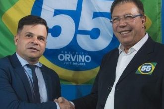 menos-de-1-mes-apos-sair-da-cadeia,-silvinei-vira-cabo-eleitoral-em-sc