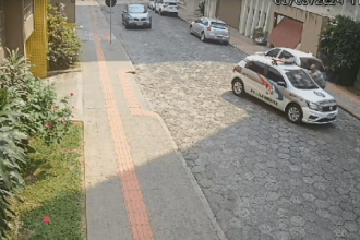 video-mostra-pm-sendo-desarmado-dentro-de-viatura-e-morto-a-tiros-em-sc
