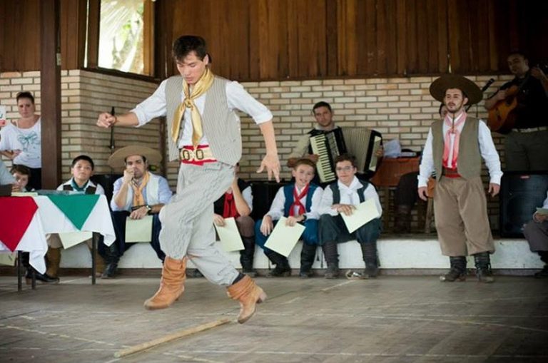 lagoa-vermelha-(rs)-e-reconhecida-como-capital-nacional-da-danca-da-chula