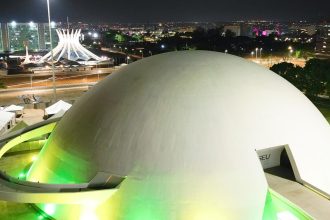 brasilia-se-ilumina-de-verde-e-amarelo-2-dias-antes-de-jogo-da-selecao