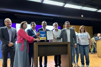 amelio-cayres-participa-do-lancamento-da-politica-de-bem-estar-para-profissionais-da-educacao