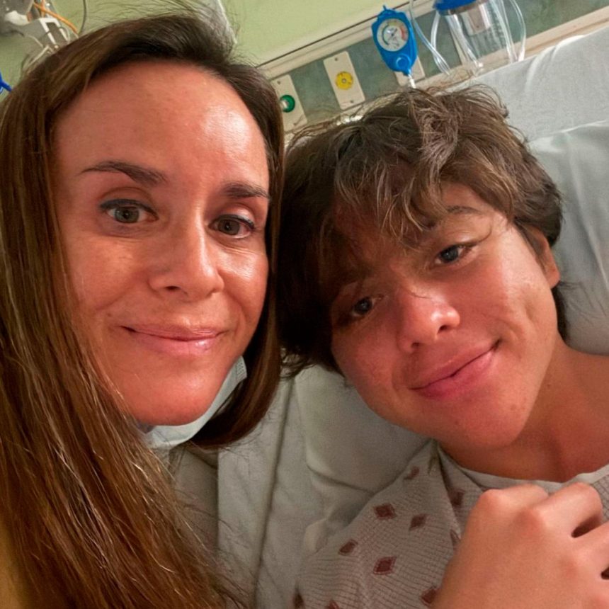 jovem-de-17-anos-e-resgatado-apos-passar-a-noite-a-deriva-agarrado-a-caiaque-no-havai;-video