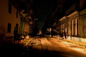 sem-luz-ha-mais-de-dois-dias,-cuba-aguarda-chegada-de-furacao