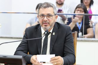 priorizando-saude,-infraestrutura-e-servidor-publico,-wiston-gomes-propoe-22-emendas-a-ldo-2025