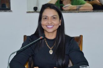 vanda-propoe-reajuste-de-r$-300-para-r-$800-no-auxilio-alimentacao-dos-servidores