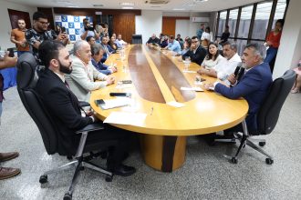 leo-barbosa-recebe-empresarios-que-participaram-da-missao-internacional-canton-fair-2024,-na-china