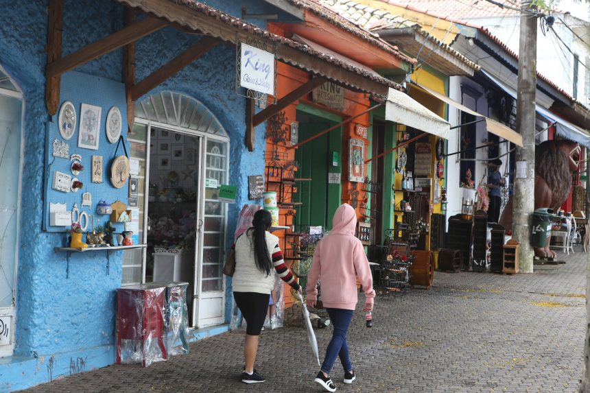 justica-suspende-festival-da-prefeitura-com-luan-santana-e-maiara-e-maraisa-em-embu-das-artes