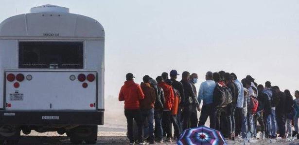 mexico:-centenas-de-migrantes-sao-encontrados-em-caminhao-que-ia-para-os-eua