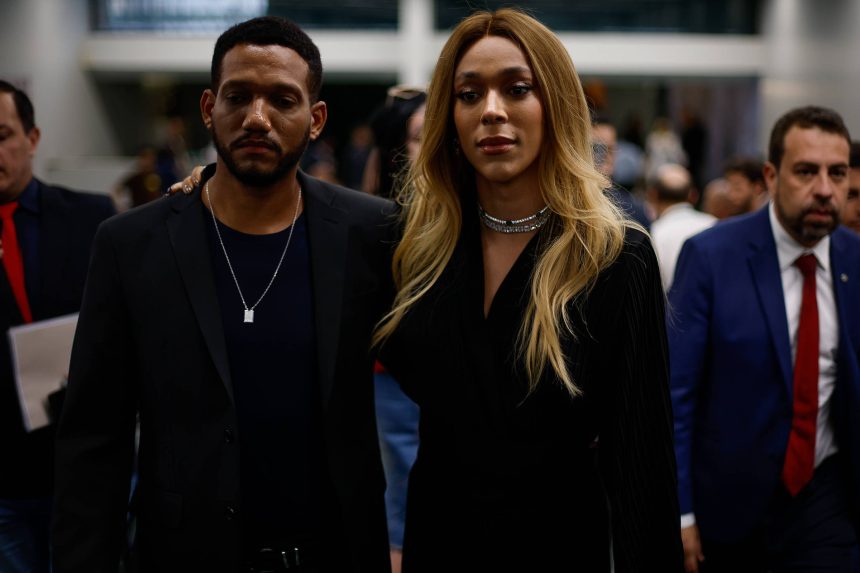 erika-hilton-diz-que-pec-contra-escala-6×1-tem-apoio-ate-da-direita-e-que-buscara-lira