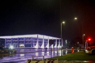 seguranca-e-reforcada-em-palacios-e-esplanada-apos-explosoes
