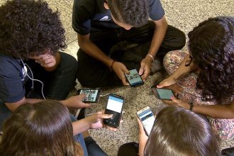 pesquisa:-86%-dos-brasileiros-apoiam-restricao-de-celular-nas-escolas