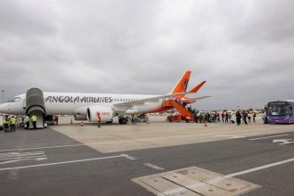 taag-realiza-primeiro-voo-comercial-do-airbus-a220-na-africa