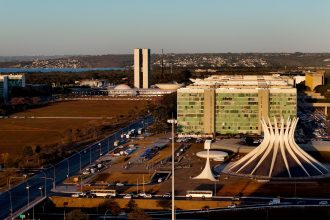 as-contradicoes-do-ajuste-fiscal-a-brasileira