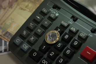 fazenda-aumenta-para-3,3%-estimativa-para-o-pib-este-ano