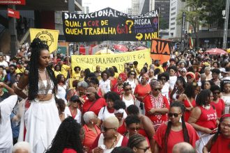 marcha-do-dia-da-consciencia-negra-reune-centenas-de-pessoas-em-sp