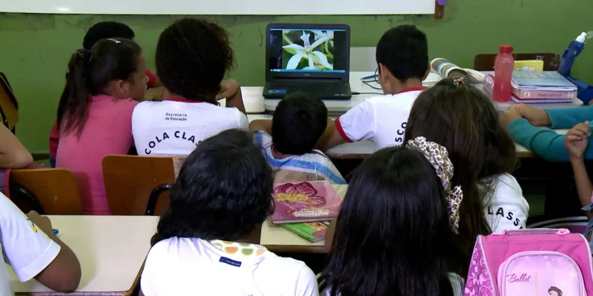 caminhos-da-reportagem:-metade-das-escolas-descumpre-lei-antirracista