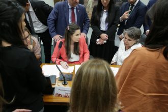 ccj:-pec-que-proibe-aborto-legal-pode-ser-votada-nesta-terca-na-camara