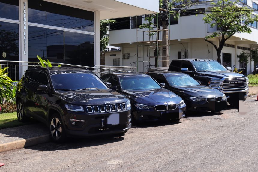 carros-apreendidos-em-operacao-contra-‘lider-do-trafico’-valem-mais-de-r$-1-milhao,-diz-policia