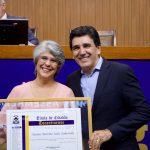 junior-geo-entrega-titulos-de-cidadao-tocantinense-a-educadora-noemi-zukowski