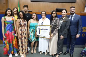 legado-do-professor-luciano-coelho-e-reconhecido-por-mantoan-com-titulo-de-cidadao-tocantinense