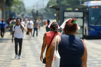 rio-registra-43,2°c-nesta-quinta-feira,-temperatura-recorde-no-ano