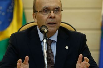 justica-suspende-greve-e-professores-do-rio-fazem-assembleia