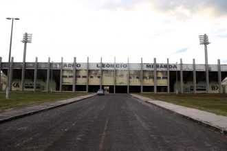 deputado-gipao-apresenta-requerimento-para-reforma-do-estadio-mirandao-em-araguaina