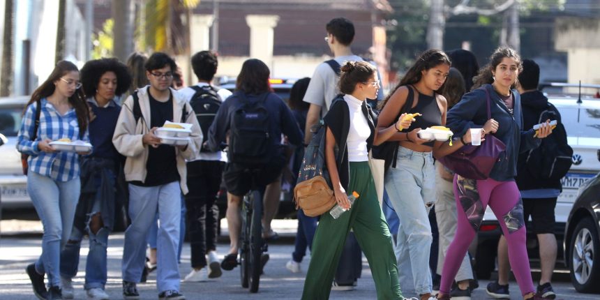 trabalho-de-casa-e-filhos-afastam-jovens-negras-do-emprego-e-do-estudo