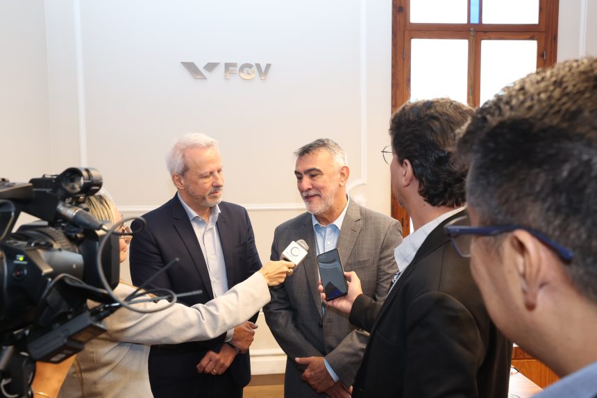 em-visita-a-sede-da-fgv,-no-rj,-deputados-celebram-sucesso-do-concurso-publico