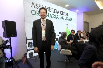 olyntho-e-eleito-tesoureiro-da-unale-em-conferencia-no-rio-de-janeiro