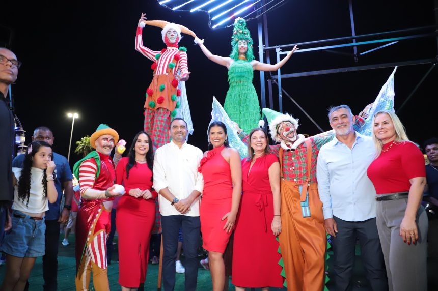 natal-de-luz:-amelio-cayres-participa-da-inauguracao-da-estrutura-natalina-na-praca-dos-girassois