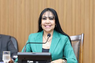 professora-janad-valcari-solicita-recapeamento-de-estradas-e-construcao-de-ponte-em-colmeia