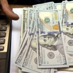 dolar-sobe-para-r$-6,09-e-bate-recorde-nominal-de-cotacao