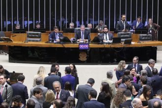 camara-rejeita-mudancas-do-senado-e-aprova-reforma-tributaria