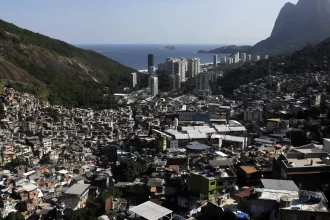 policia-do-rio-faz-acao-na-rocinha-para-cumprir-34-mandados-de-prisao