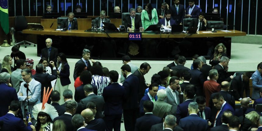 camara-revoga-novo-seguro-dpvat-e-limita-bloqueio-de-emendas