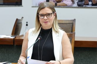 tragedia-no-estreito:-claudia-lelis-se-solidariza-com-vitimas,-requer-vistoria-em-outras-pontes