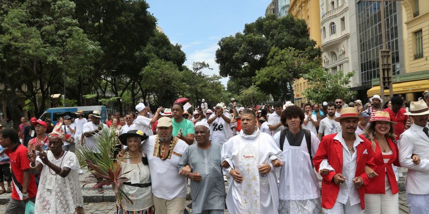 intolerancia-religiosa:-disque-100-registra-2,4-mil-casos-em-2024