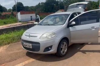 carro-que-ficou-preso-em-fenda-durante-desabamento-e-retirado-de-ponte;-video